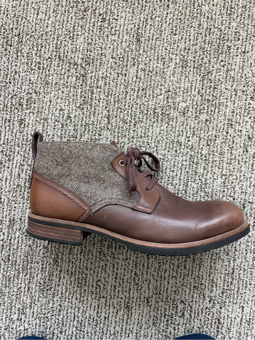 UGG Tweed and Leather Chukka Boots EUC